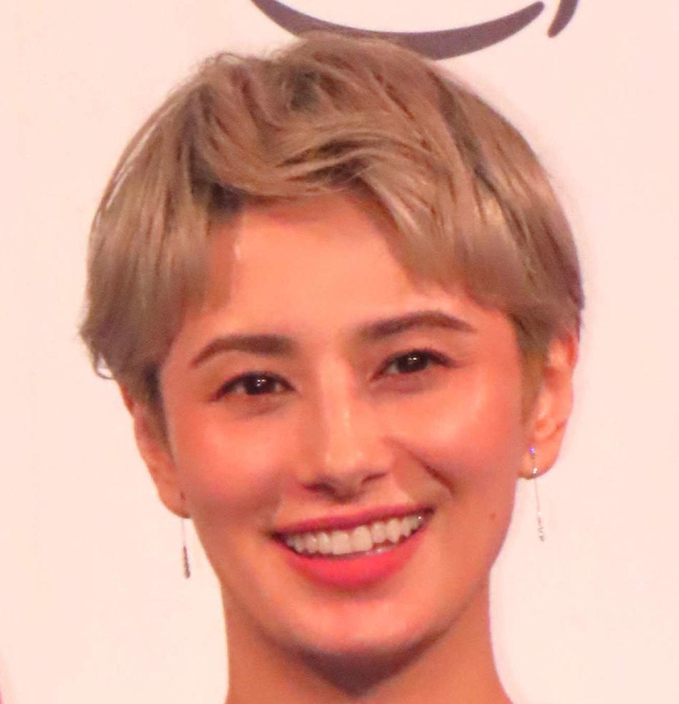 ホラン千秋（25年6月撮影）