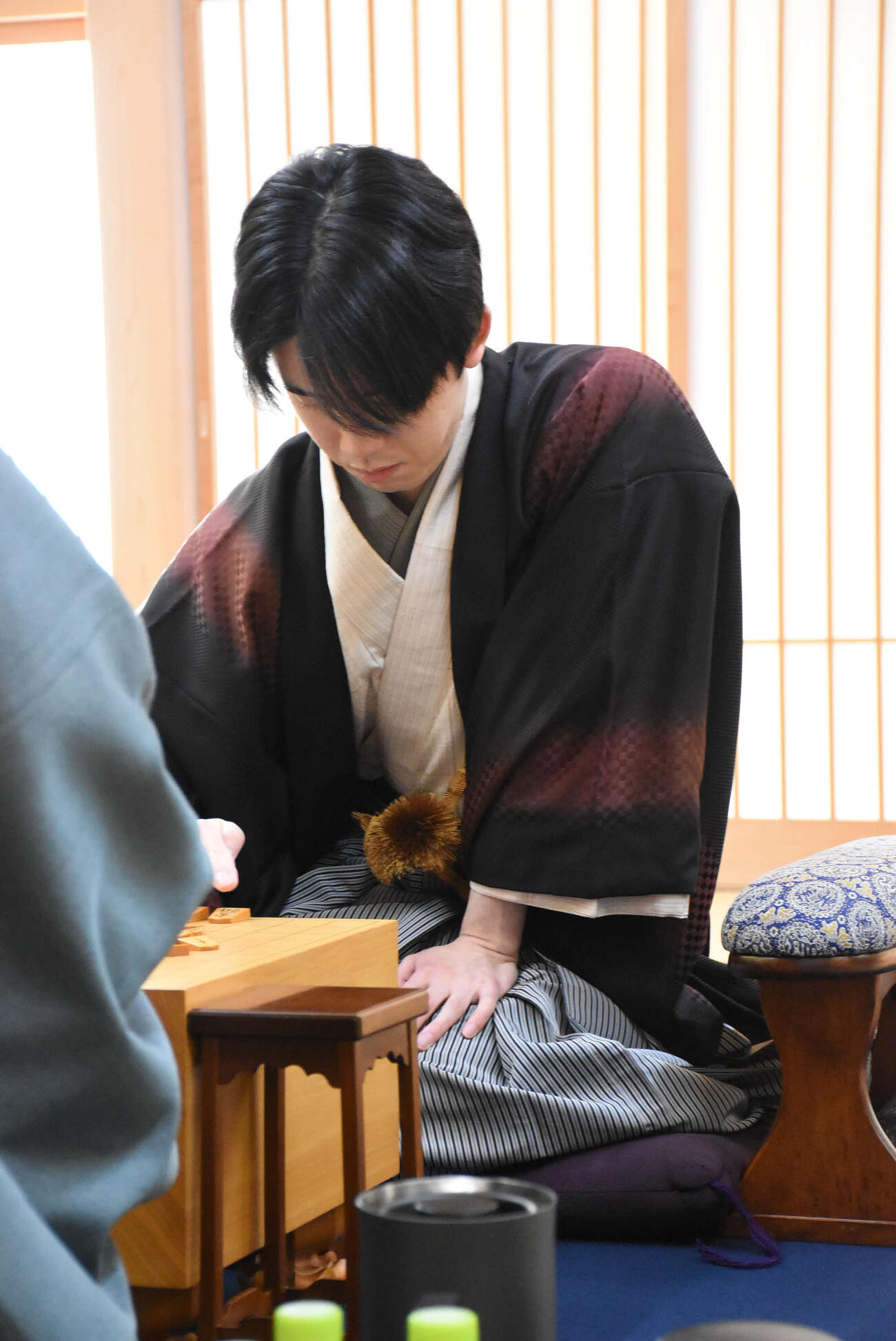 王将戦7番勝負第4局2日目に臨んだ藤井聡太王将（日本将棋連盟提供）
