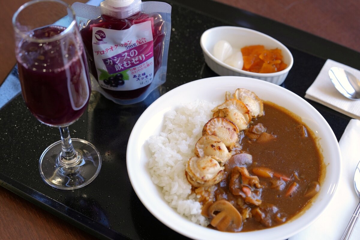 藤井聡太名人の初日ランチは「陸奥湾帆立カレー」と「カシスの飲むゼリー」
