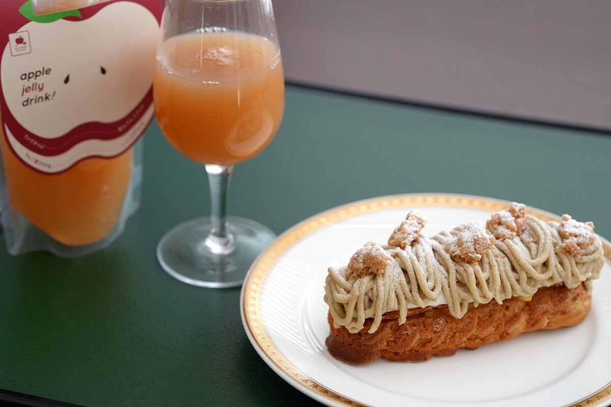 糸谷哲郎九段の初日午後おやつは「小栗山モンブランエクレール」と「飲むりんごジュレ」（日本将棋連盟提供）