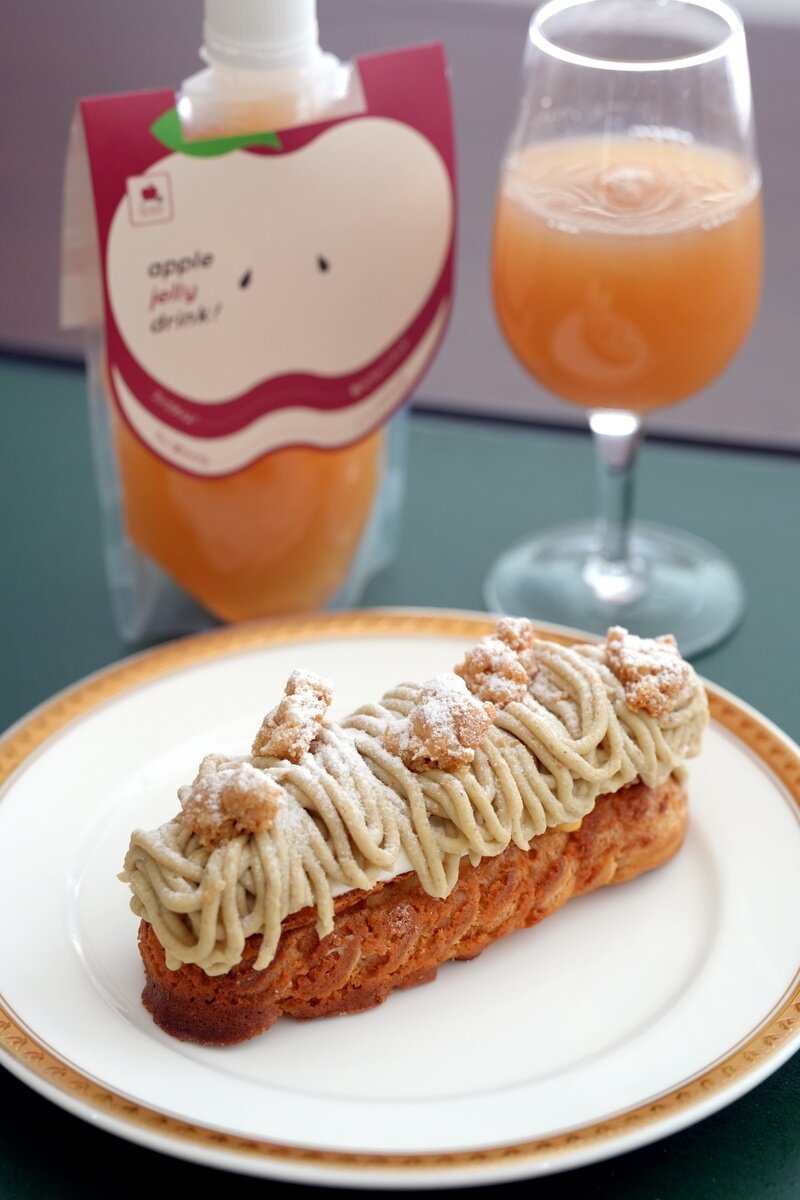 糸谷哲郎九段の初日午後おやつは「小栗山モンブランエクレール」と「飲むりんごジュレ」（日本将棋連盟提供）