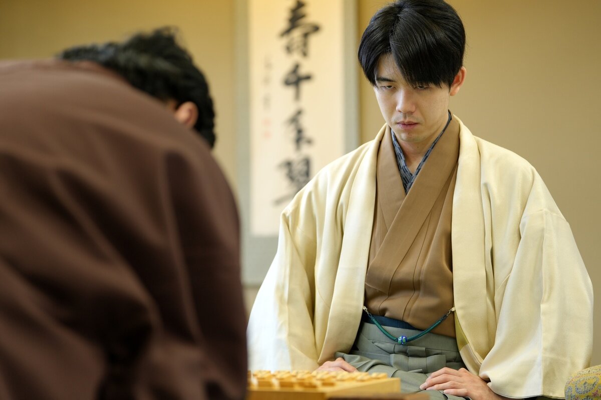 初めて訪れる青森で連勝を目指す藤井聡太名人（日本将棋連盟提供）