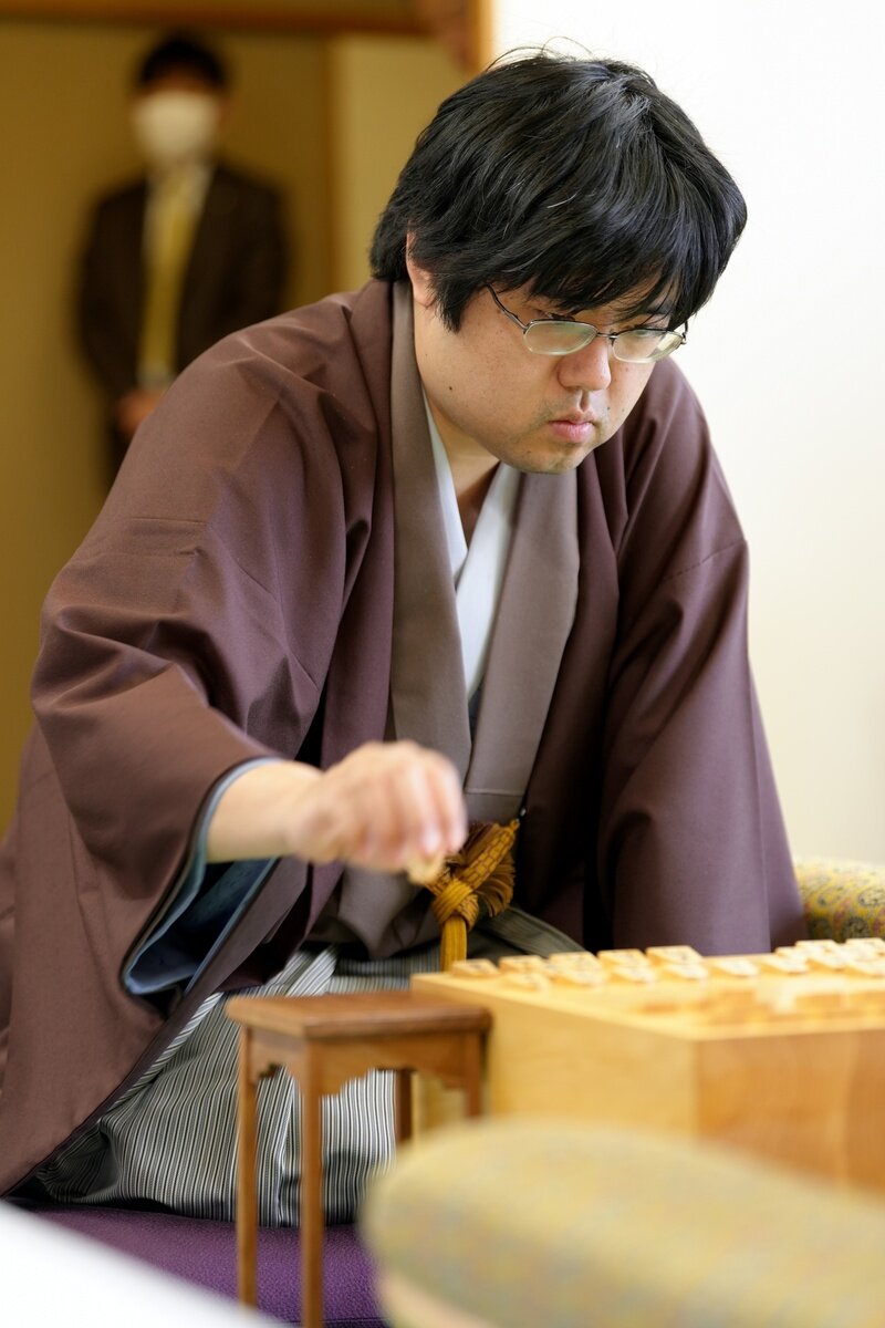 名人戦第2局で初勝利を目指す初挑戦の糸谷哲郎九段（日本将棋連盟提供）