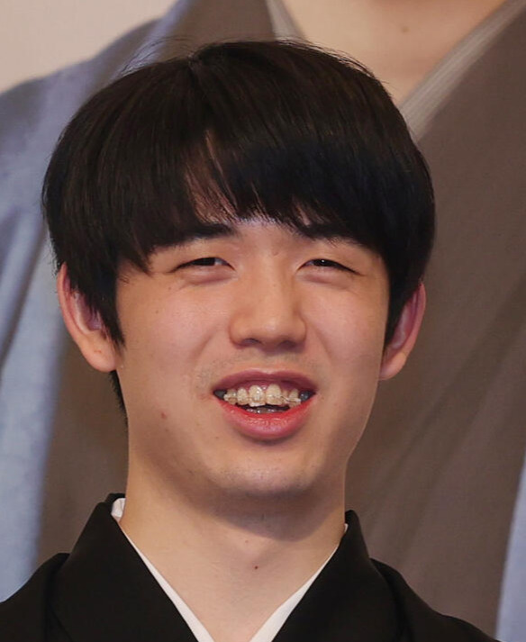 藤井聡太6冠（2024年1月撮影）