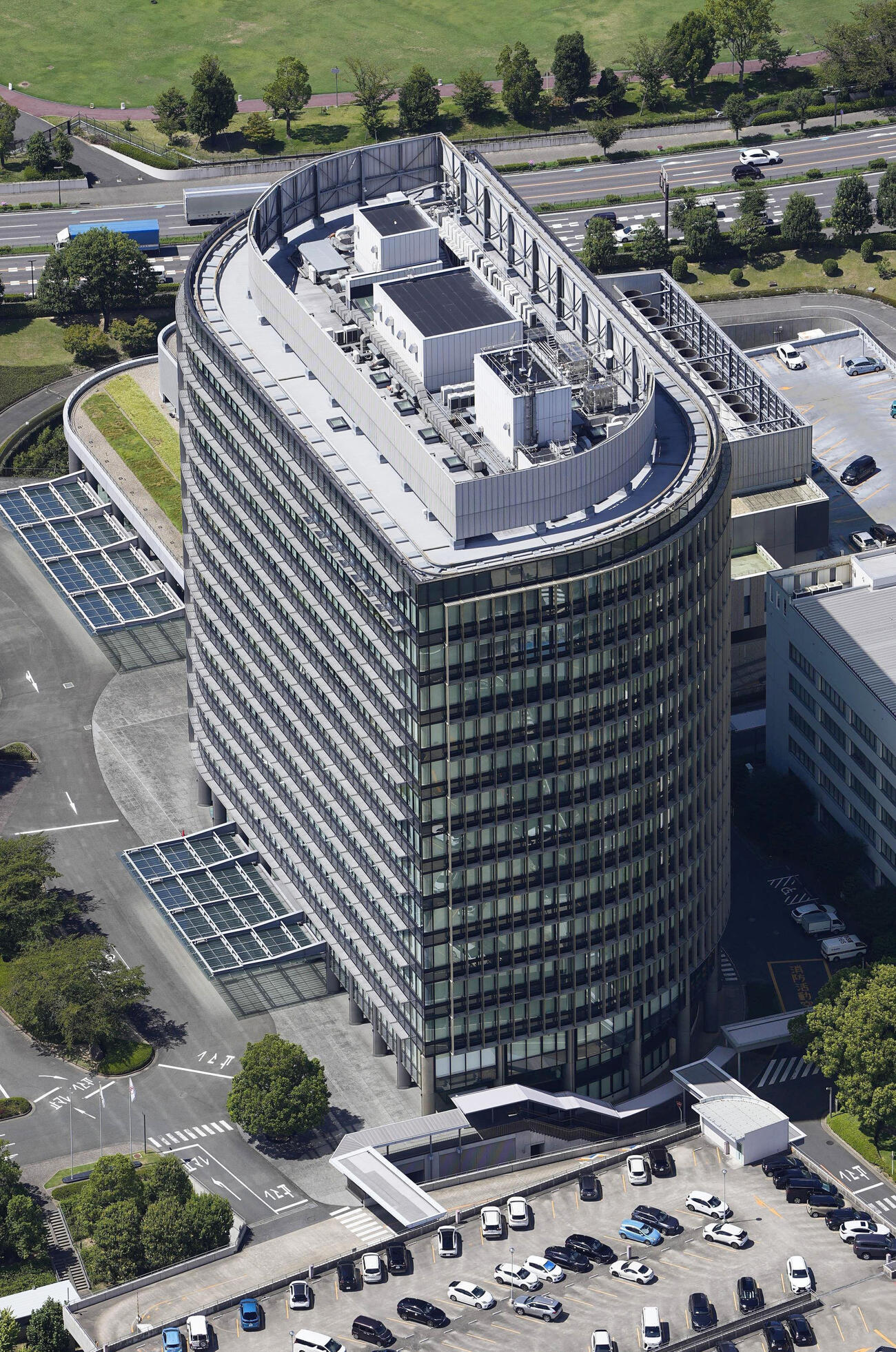 トヨタ自動車の本社（共同）