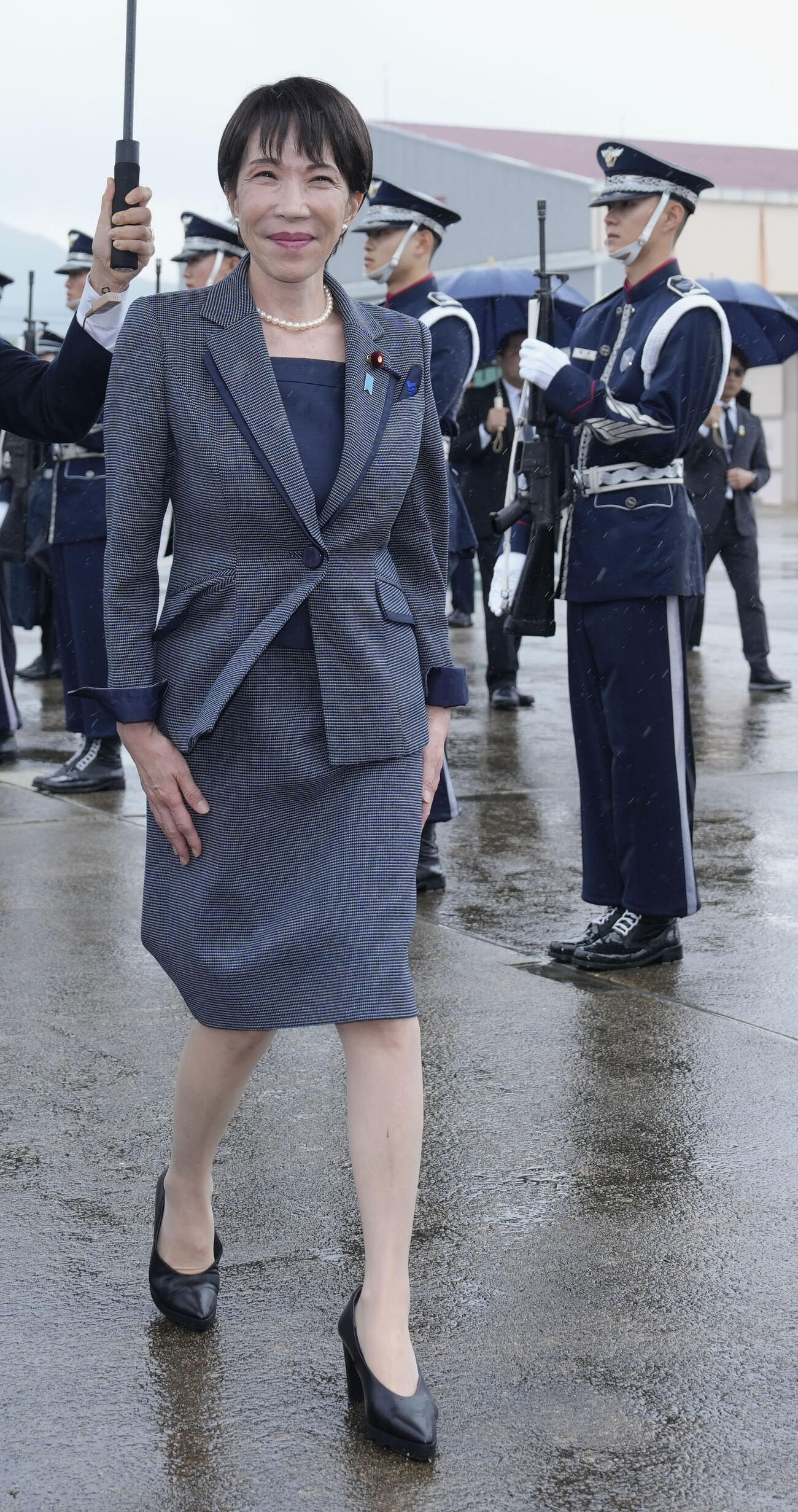 日韓首脳会談を終え、帰国の途に就く高市首相（共同）