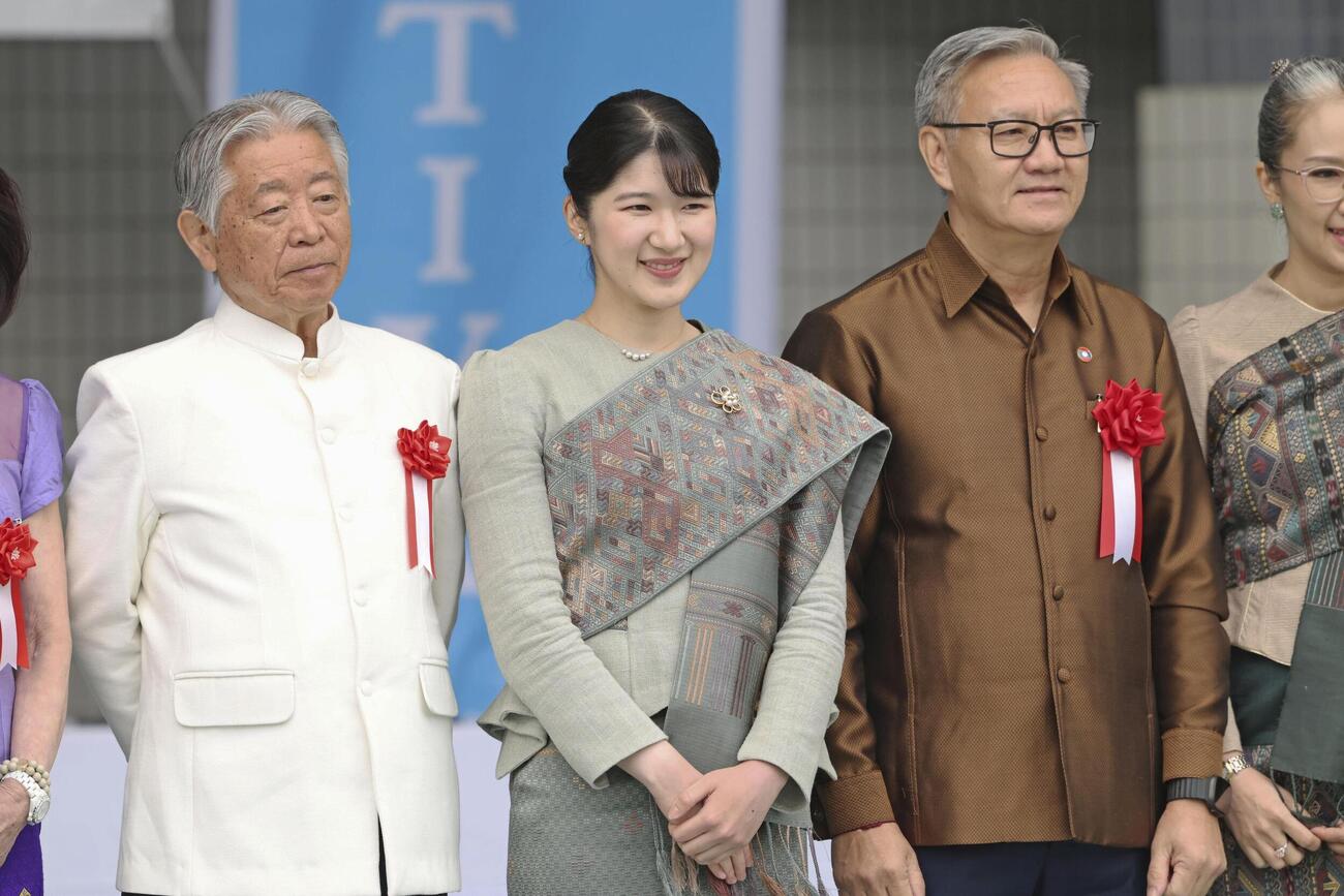 ラオスフェスティバル2026の開会式に、ラオス伝統の衣装姿で出席された愛子さま（代表撮影＝共同）