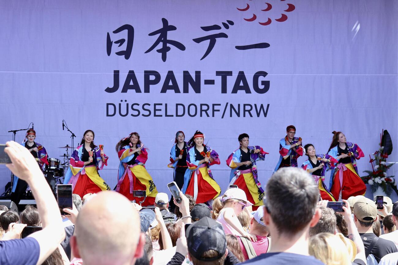 23日、ドイツ・デュッセルドルフで開催された「日本デー」（共同）