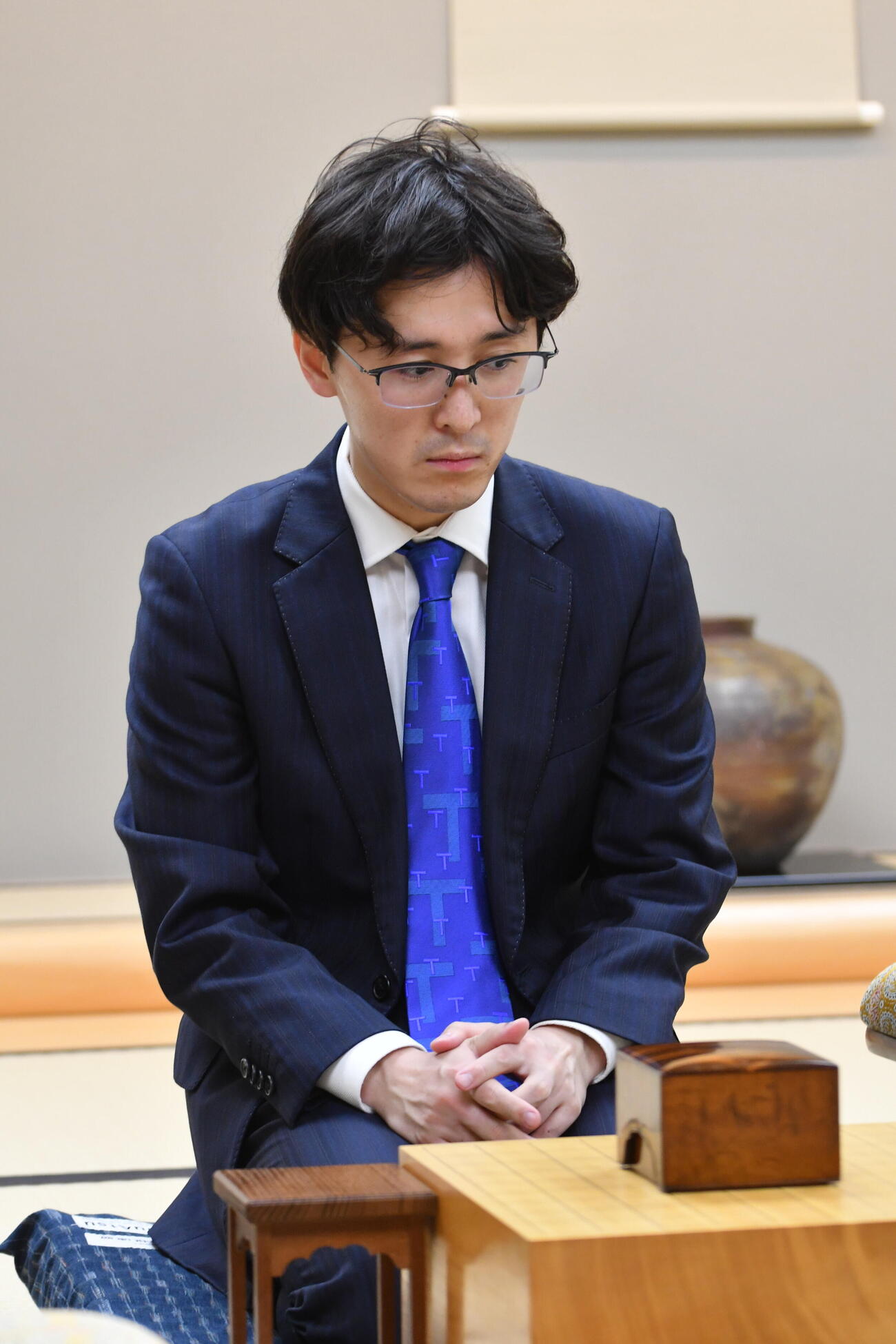 叡王・王座に続く3冠獲得への挑戦を狙いレジェンド羽生善治九段と対戦する伊藤匠2冠