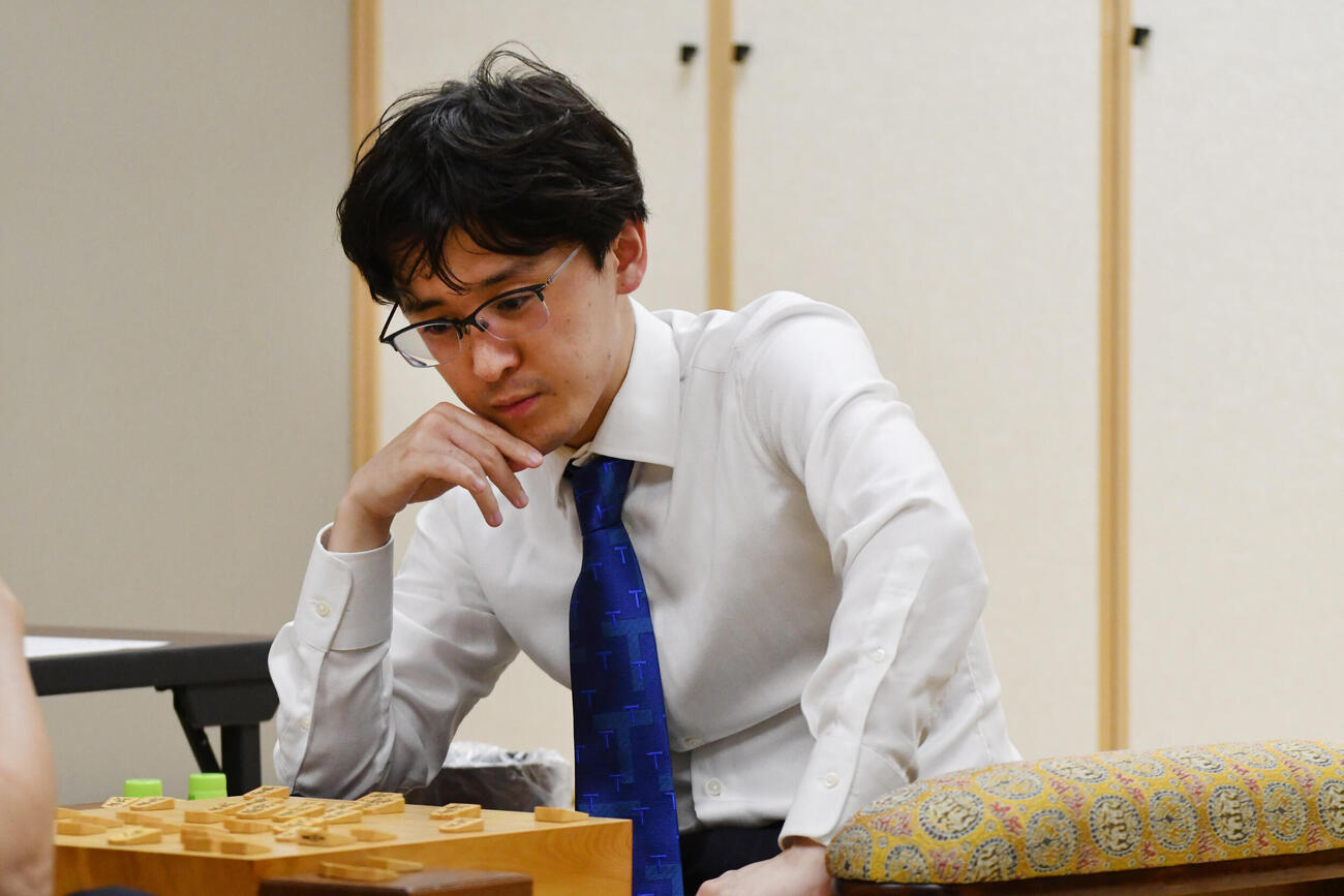 レジェンド羽生善治九段を下して王位戦初挑戦を決めた伊藤匠2冠