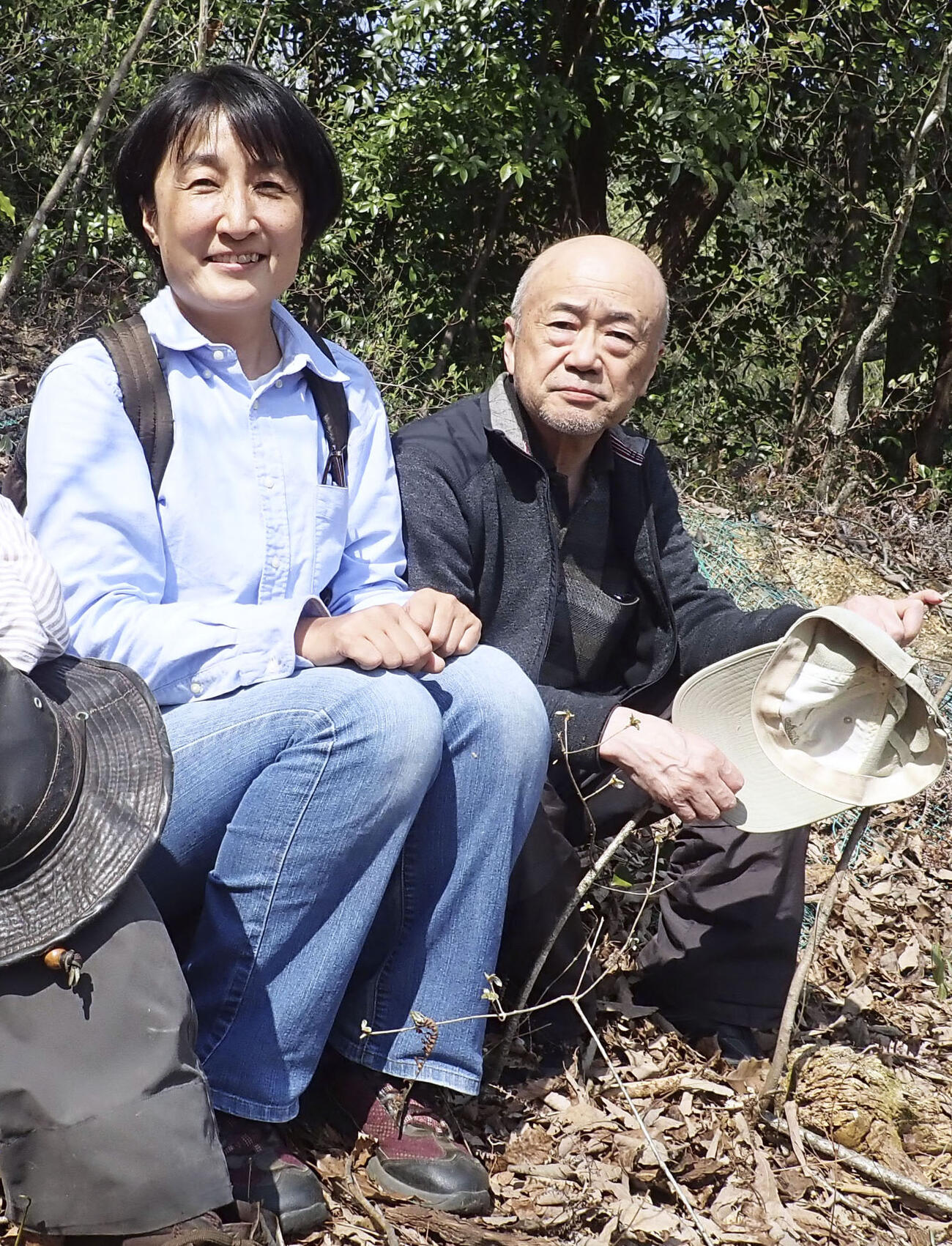 木野村恭一氏（右）と共同研究者の浜口京子・森林総研グループ長（木野村氏提供）