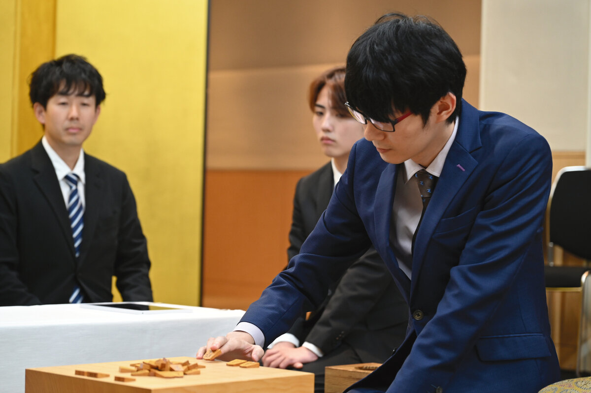 リベンジ叡王奪取と2連敗3連勝の大逆転劇に挑む斎藤慎太郎八段（日本将棋連盟提供）