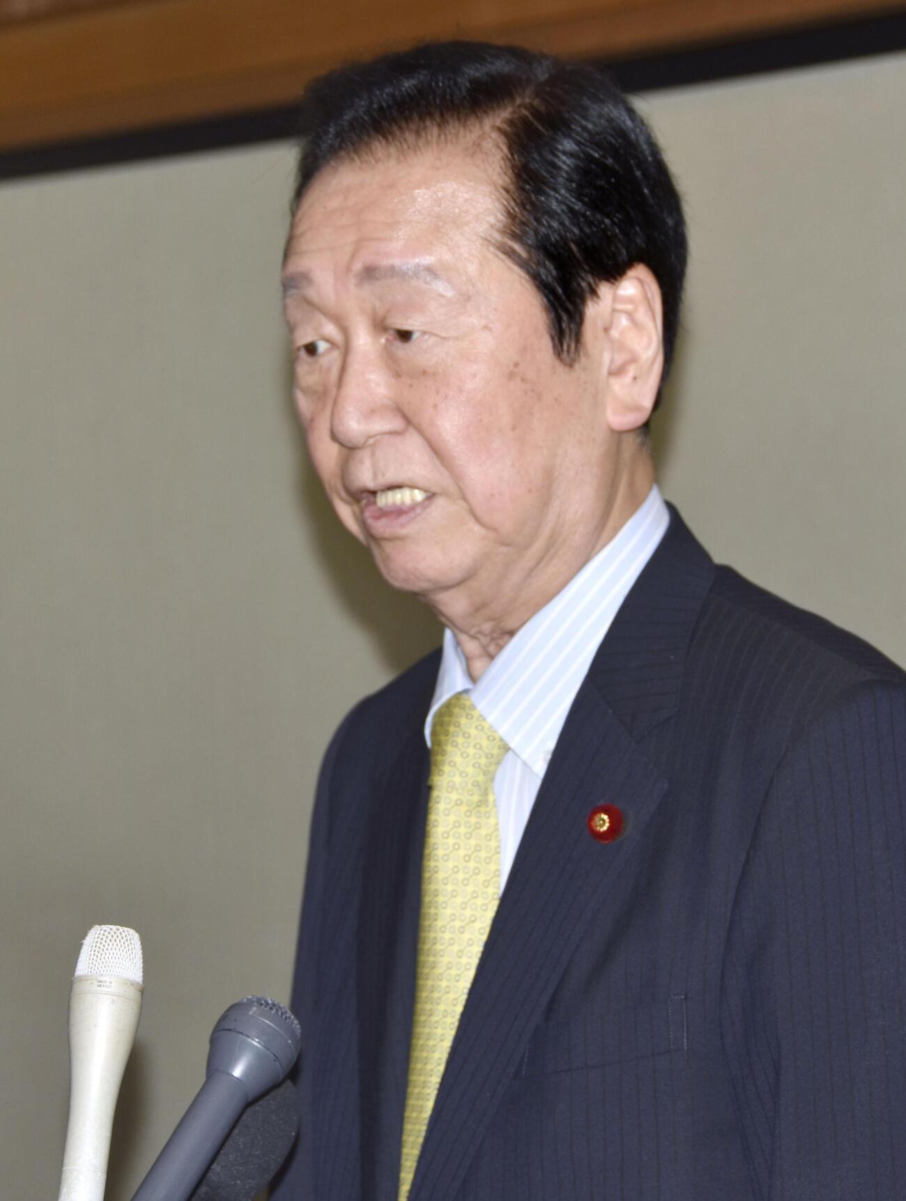 岩手県花巻市で記者団の取材に応じる中道改革連合の小沢一郎元衆院議員＝31日午後(共同)