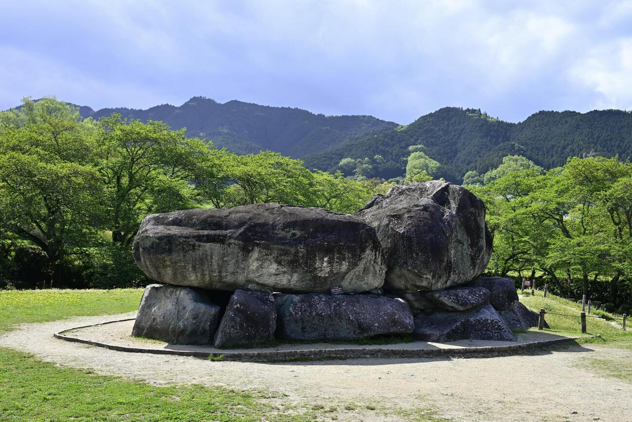 奈良県明日香村の石舞台古墳（共同）