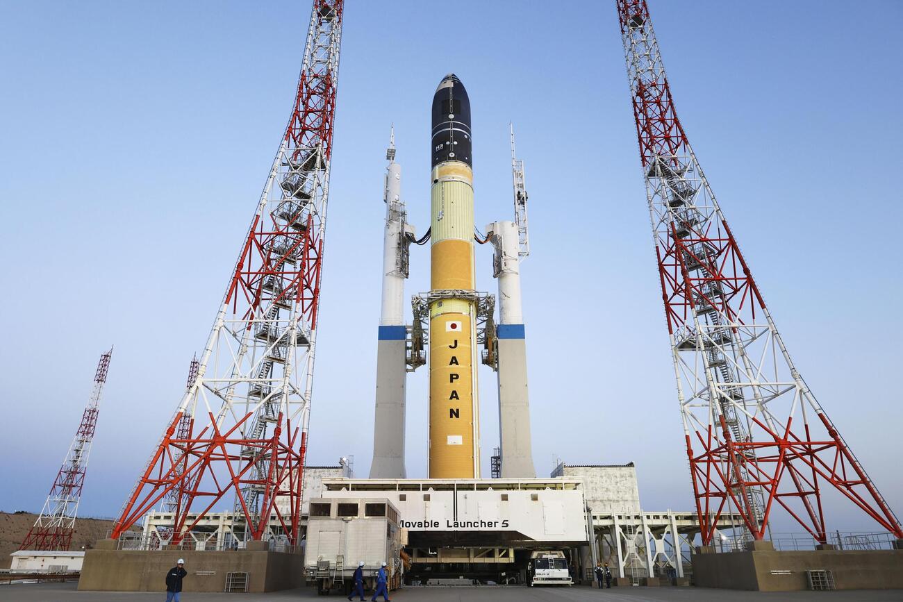 3月、鹿児島県の種子島宇宙センターでエンジン燃焼試験に臨むH3ロケット6号機（JAXA提供）(共同)