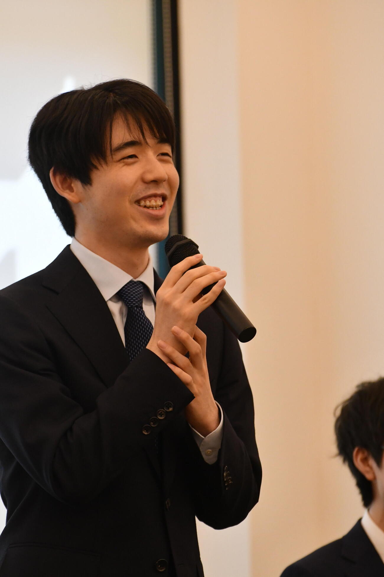大キッシサカバで詰め将棋の魅力などを語った藤井聡太6冠