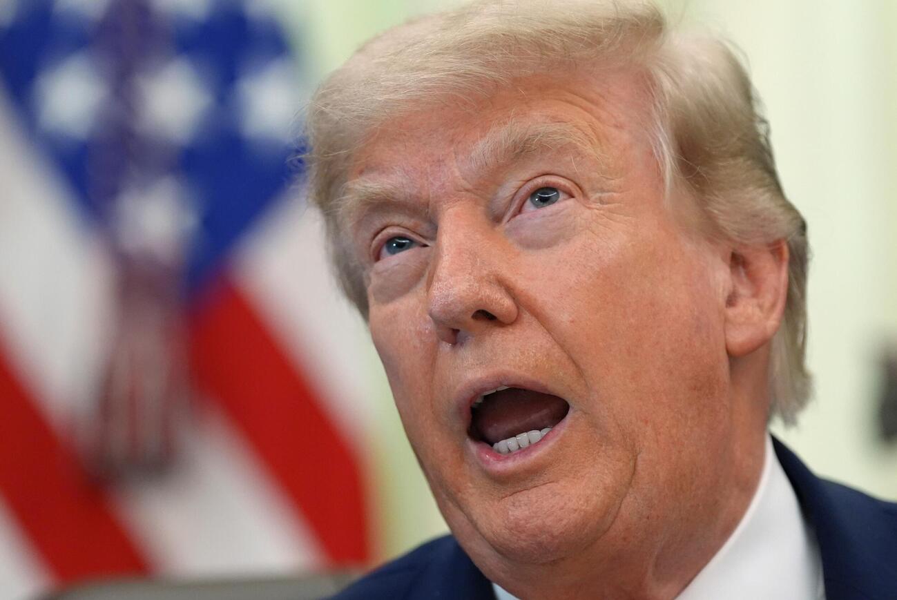 トランプ米大統領（11日撮影、AP＝共同）