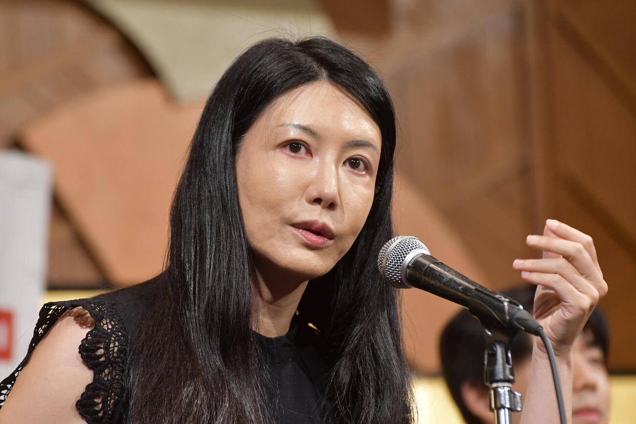 藤井聡太棋王の就位式で「人類希望の星」などと祝辞を述べた脳科学者の中野信子氏