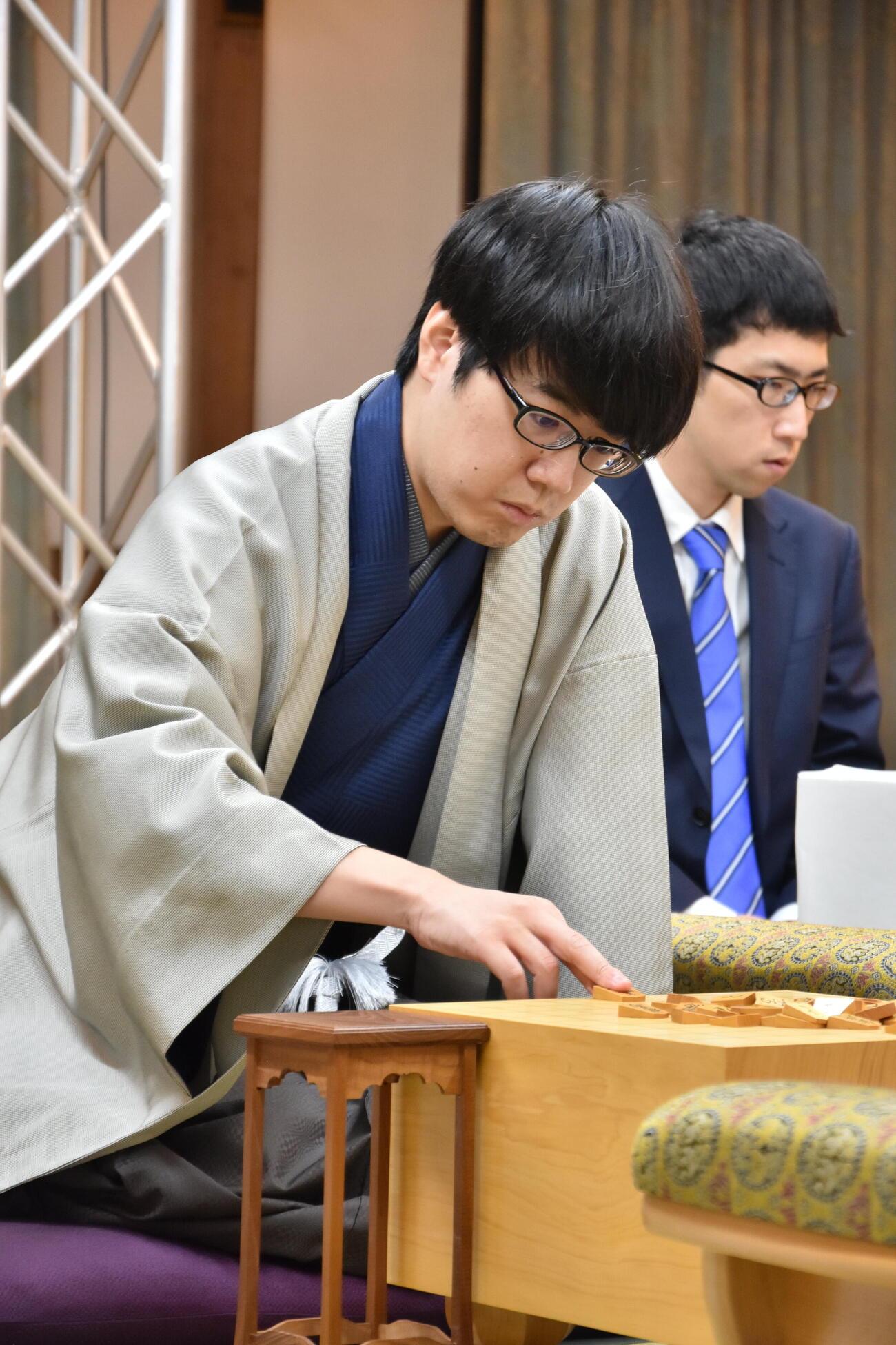 「魂の将棋」で1勝1敗に追いつきたい服部慎一郎七段（日本将棋連盟提供）