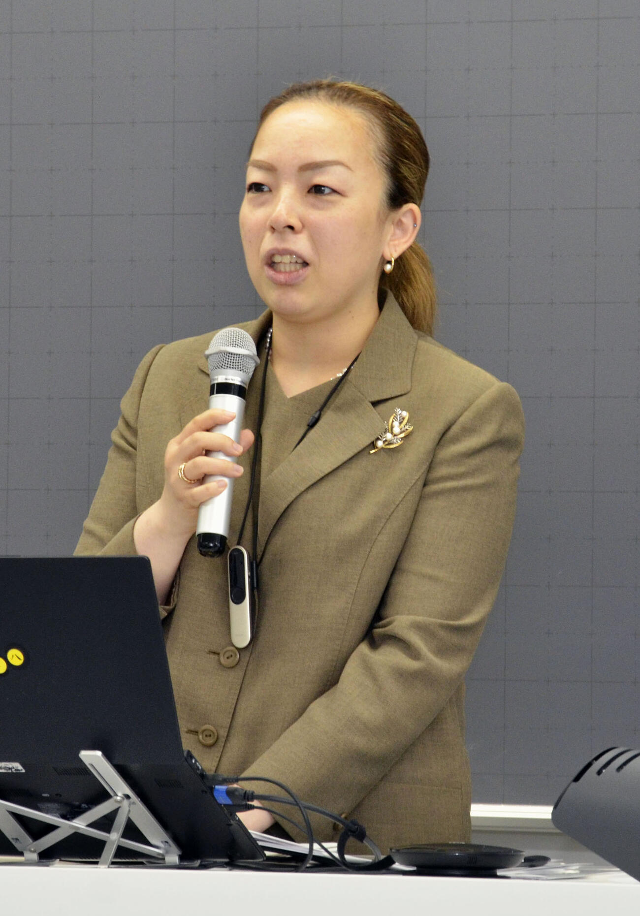 インクルーシブデザインネットワークの総会であいさつされる三笠宮家の瑶子さま（共同）