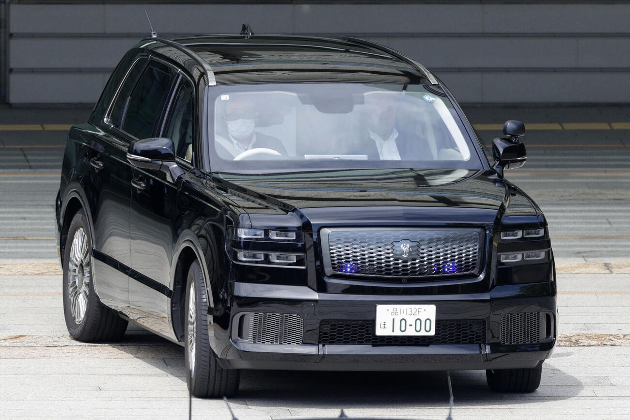 トヨタ自動車の最高級ブランド「センチュリー」のSUVに新調された高市首相が移動で使う専用車（共同）