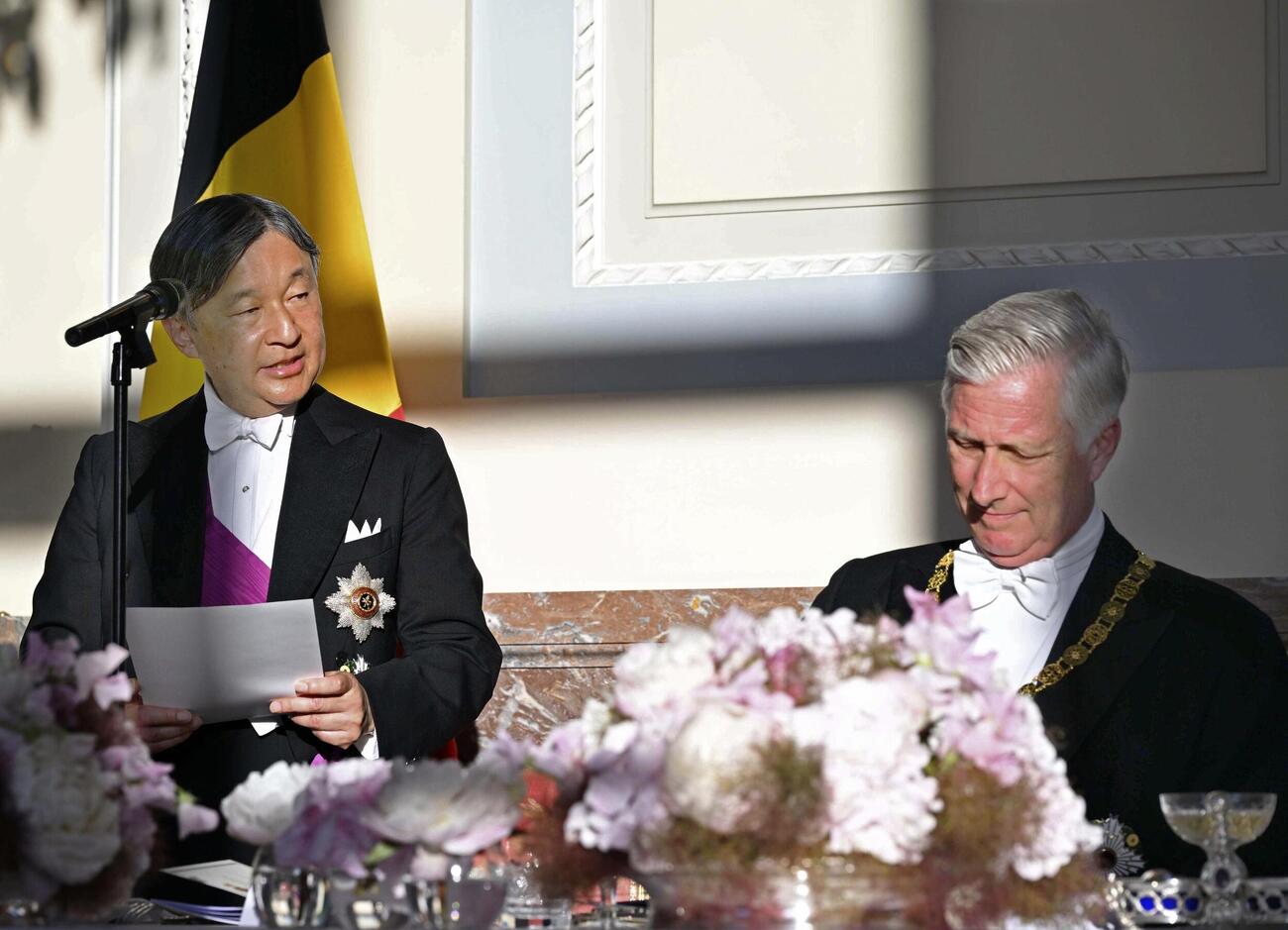 ベルギーのフィリップ国王夫妻主催の晩さん会であいさつされる天皇陛下＝23日、ブリュッセル（代表撮影・共同）