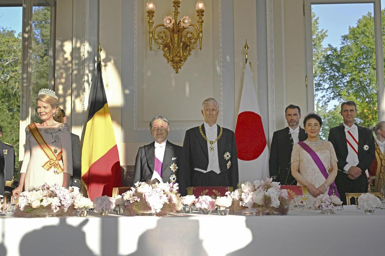 晩さん会に臨まれる天皇、皇后両陛下とベルギーのフィリップ国王夫妻＝23日、ブリュッセル（代表撮影・共同）