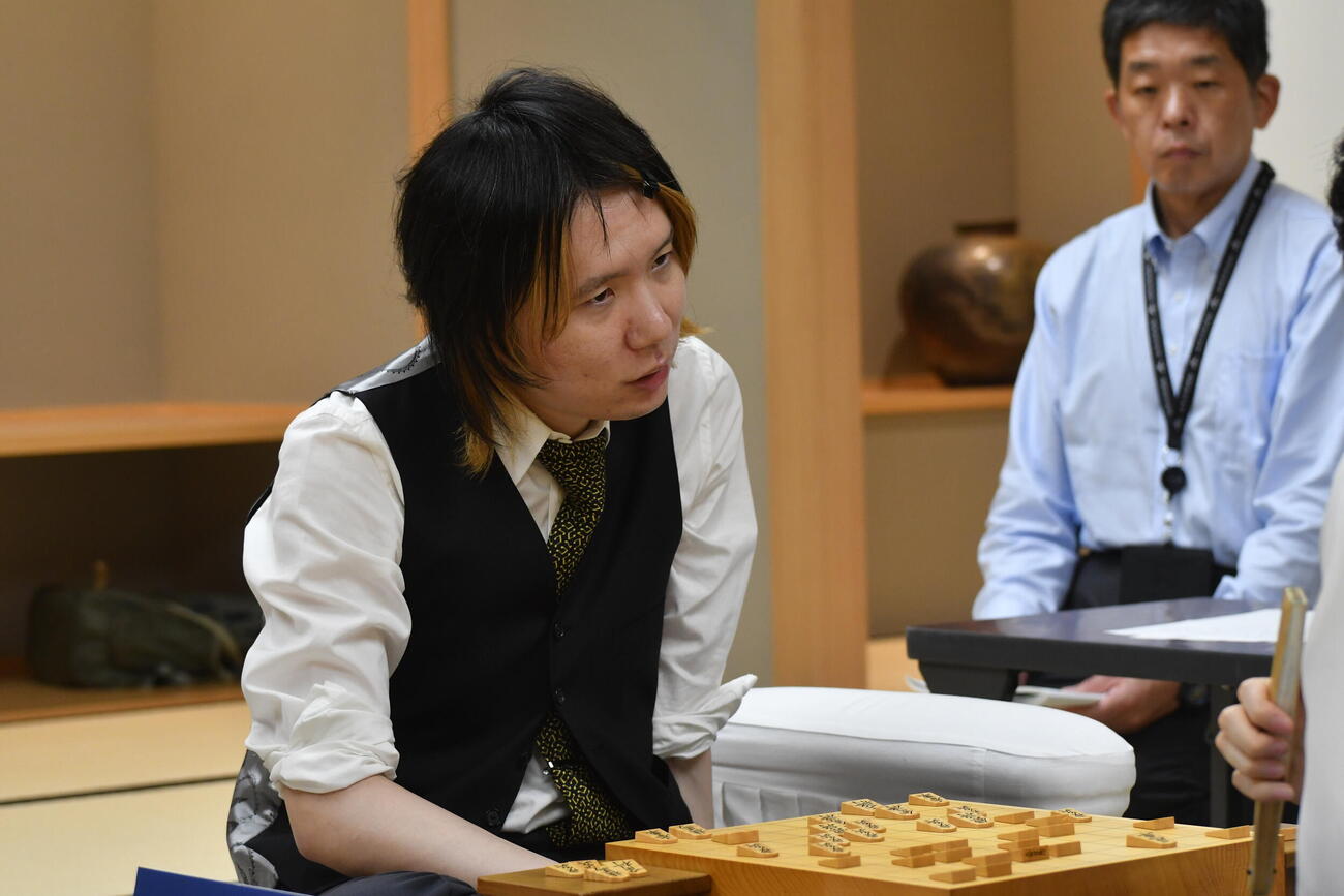 藤井聡太6冠に敗れて姿を消した佐藤天彦九段