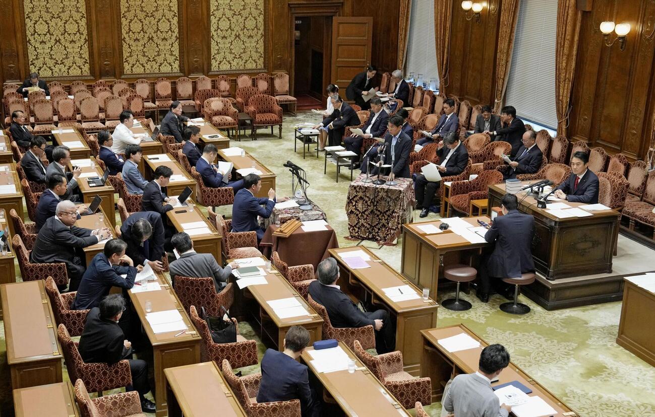 国会で開かれた衆院内閣委＝26日午前（共同）
