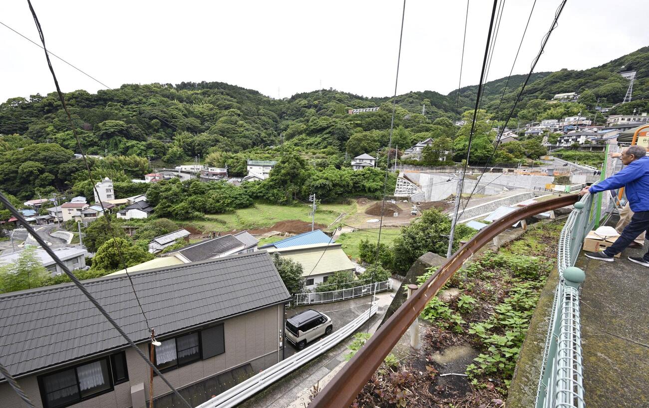 2021年7月の大規模土石流で被災した静岡県熱海市の伊豆山地区＝3日午前(共同)