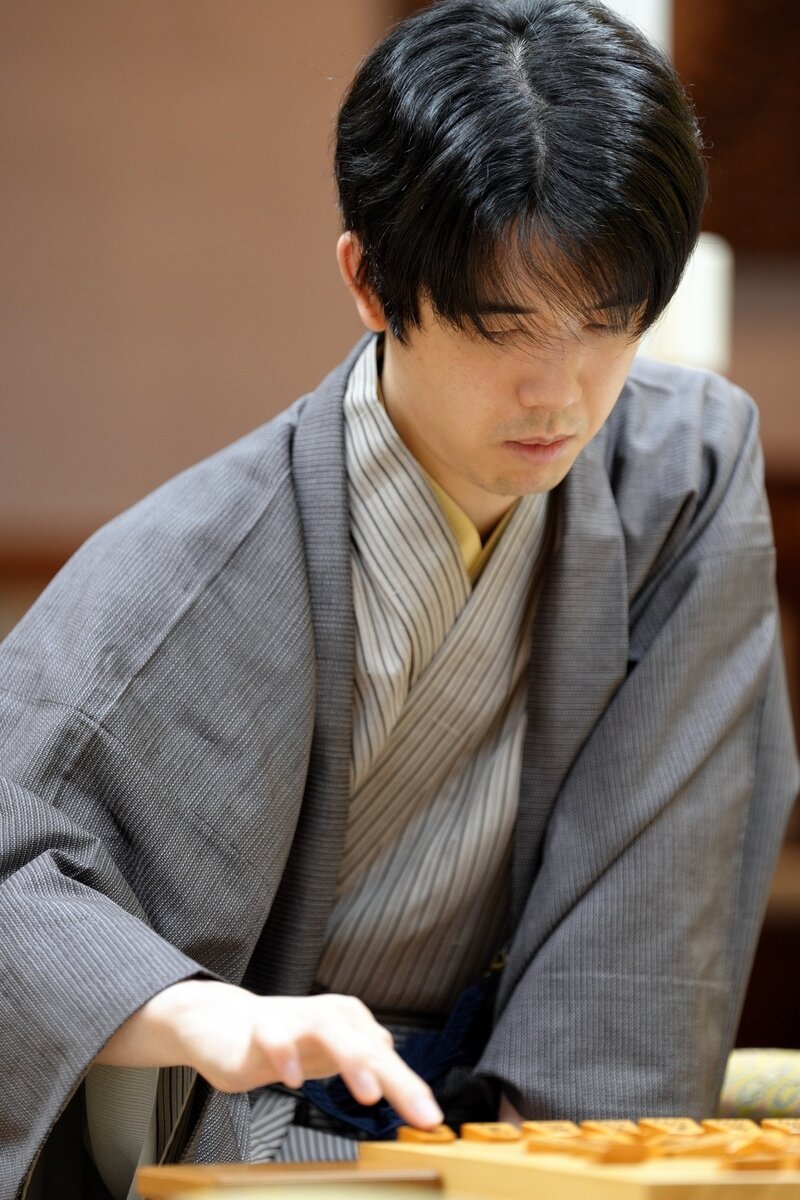 藤井聡太王位は伊藤匠2冠の踏み込みをどうこらえるか（日本将棋連盟提供）