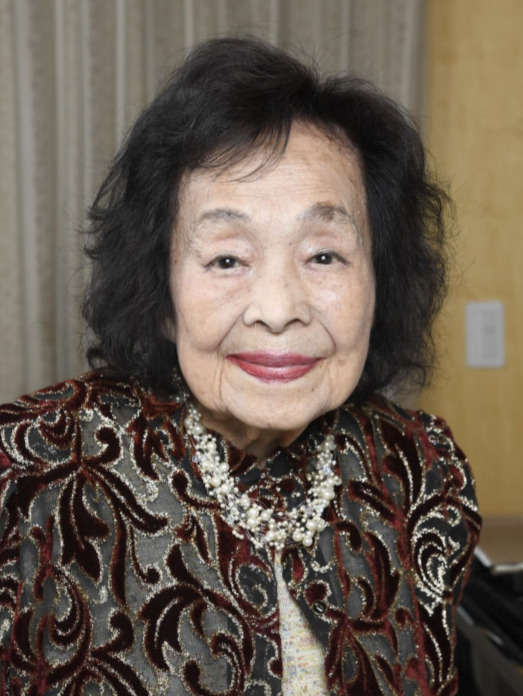 室井摩耶子さん（共同）
