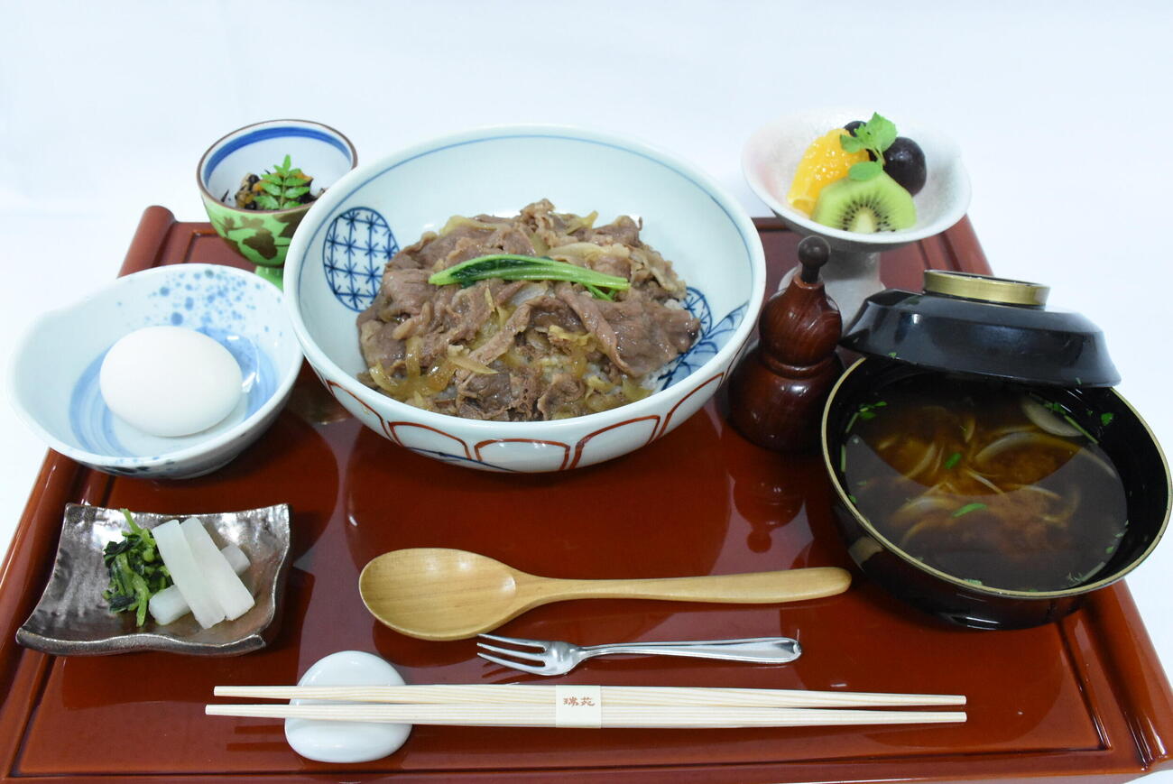 伊藤匠2冠の昼食「神戸牛と淡路産玉葱の丼ぶり膳」