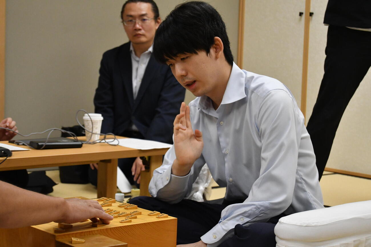 藤井聡太6冠は丸山忠久九段を下して挑戦者決定戦に進出