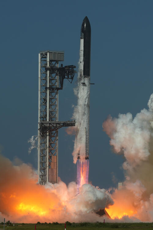 スペースX 宇宙船改良版「スターシップ」再打ち上げ 衛星20基放出し通信機能を確認