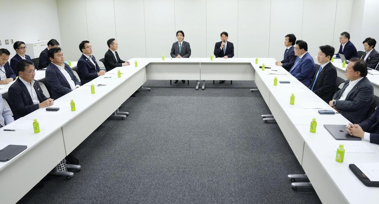 社会保障国民会議の実務者会議＝27日午後、国会（共同）