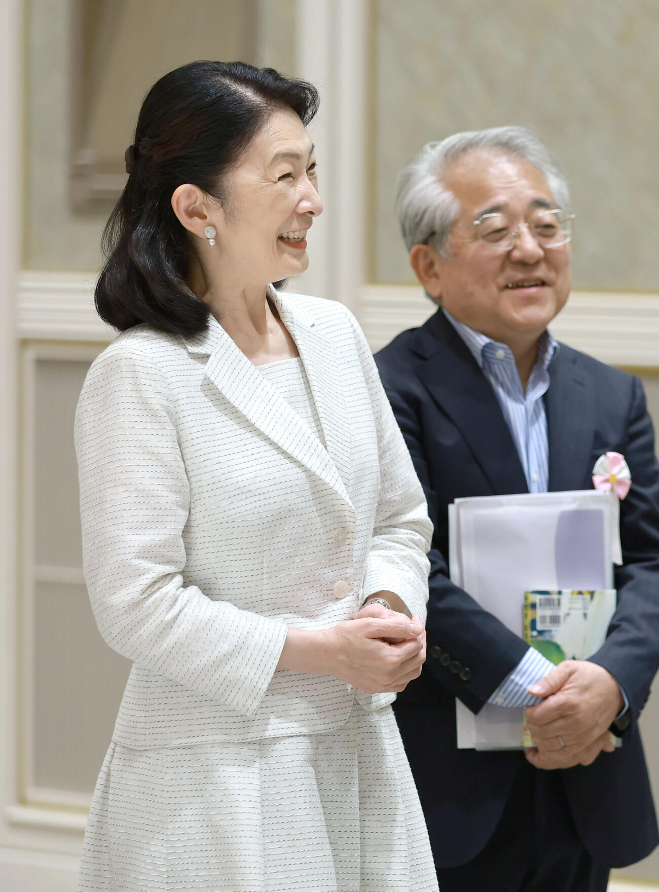 出産などで研究を中断した後、日本学術振興会の支援制度で復帰した特別研究員の交流会に出席された紀子さま（代表撮影）