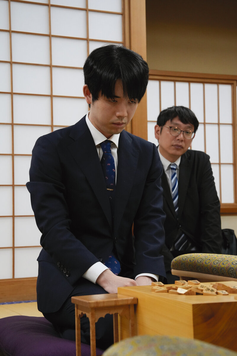 19日に24歳になり初めて迎えるタイトル戦を白星で飾りたい藤井聡太王位（日本将棋連盟提供）