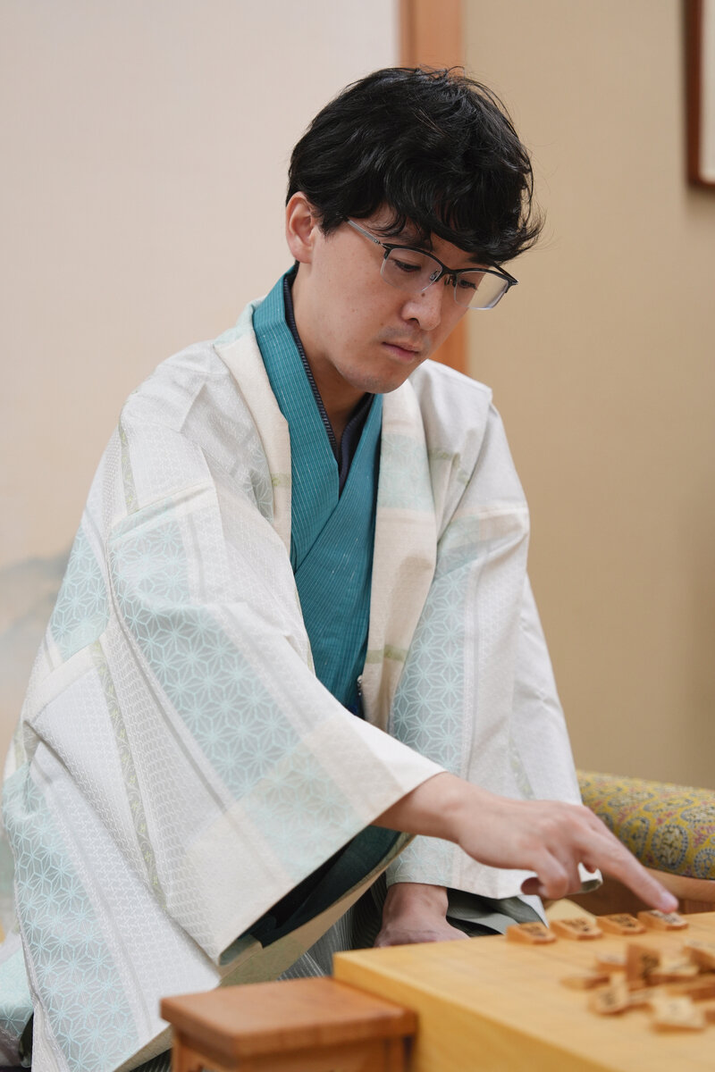 開幕局に続いて後手番を制してリードしたい伊藤匠2冠（日本将棋連盟提供）
