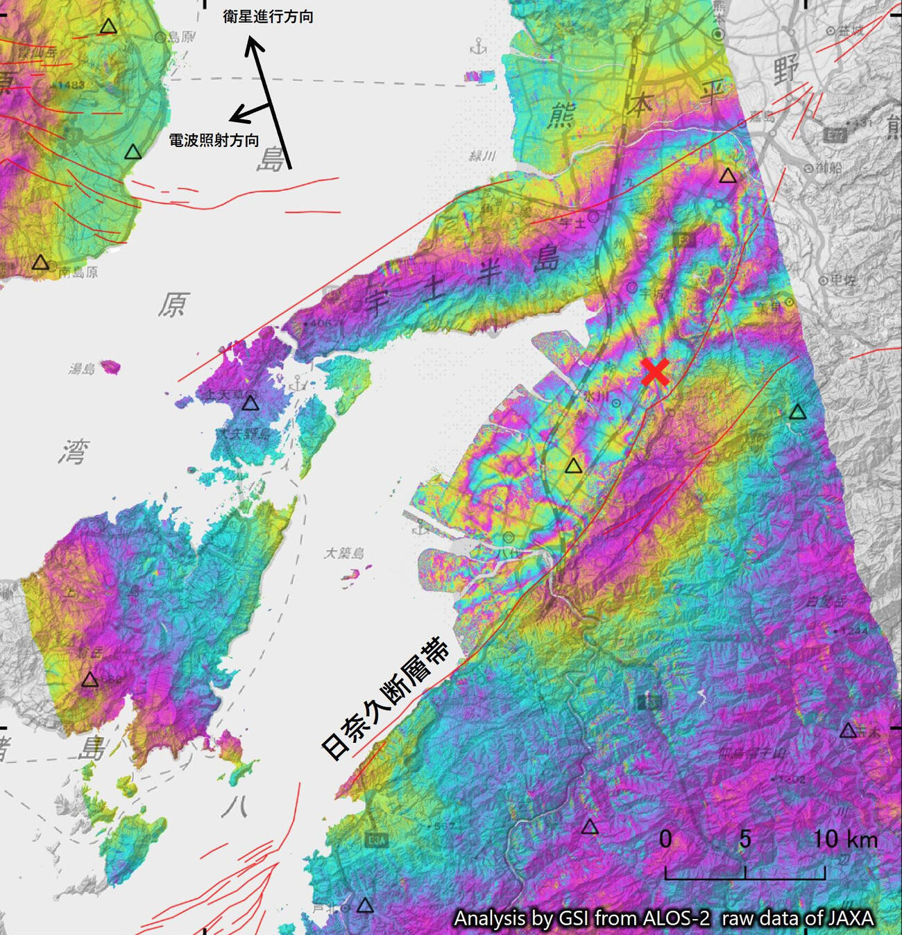 地球観測衛星だいち2号の観測データ解析による地殻変動の様子。しま模様のような色の違いが変動の程度を表す（国土地理院、JAXA提供＝共同）