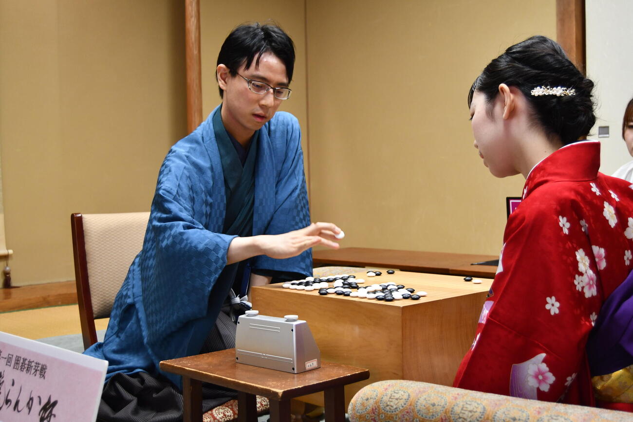 「和服をどこで着る機会があるかもしれません」と語った一力遼名人