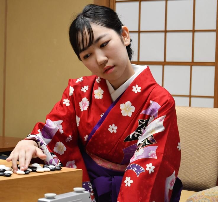 洪清泉四段の道場で学ぶ大先輩の一力遼名人に攻め合いを挑んだ柳原咲輝二段
