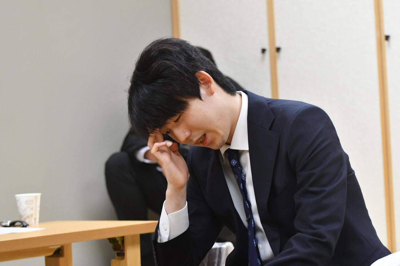 広瀬章人九段に敗れて王座復位が来年以降に持ち越された藤井聡太6冠