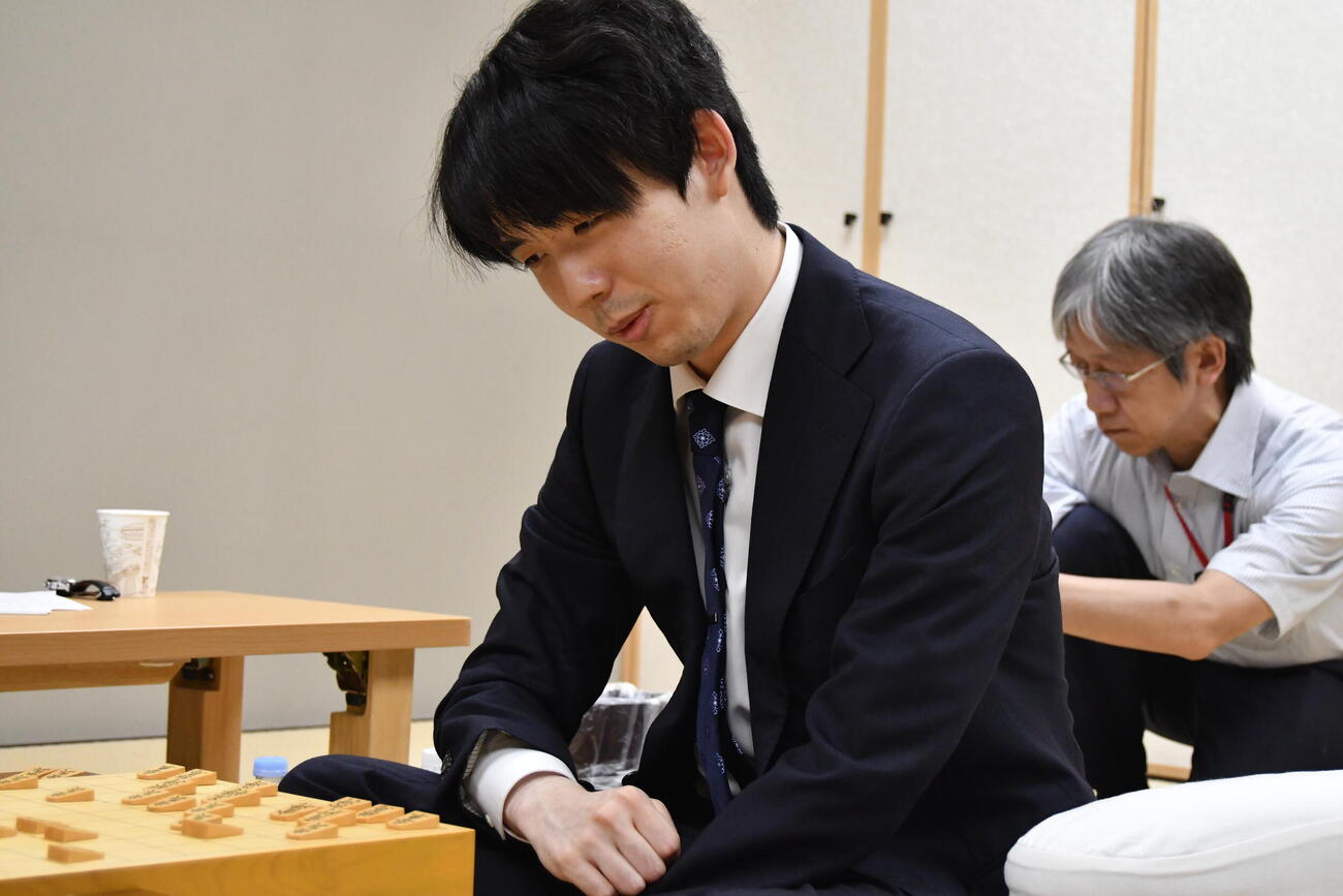 広瀬章人九段に敗れて王座復位が来年以降に持ち越された藤井聡太6冠