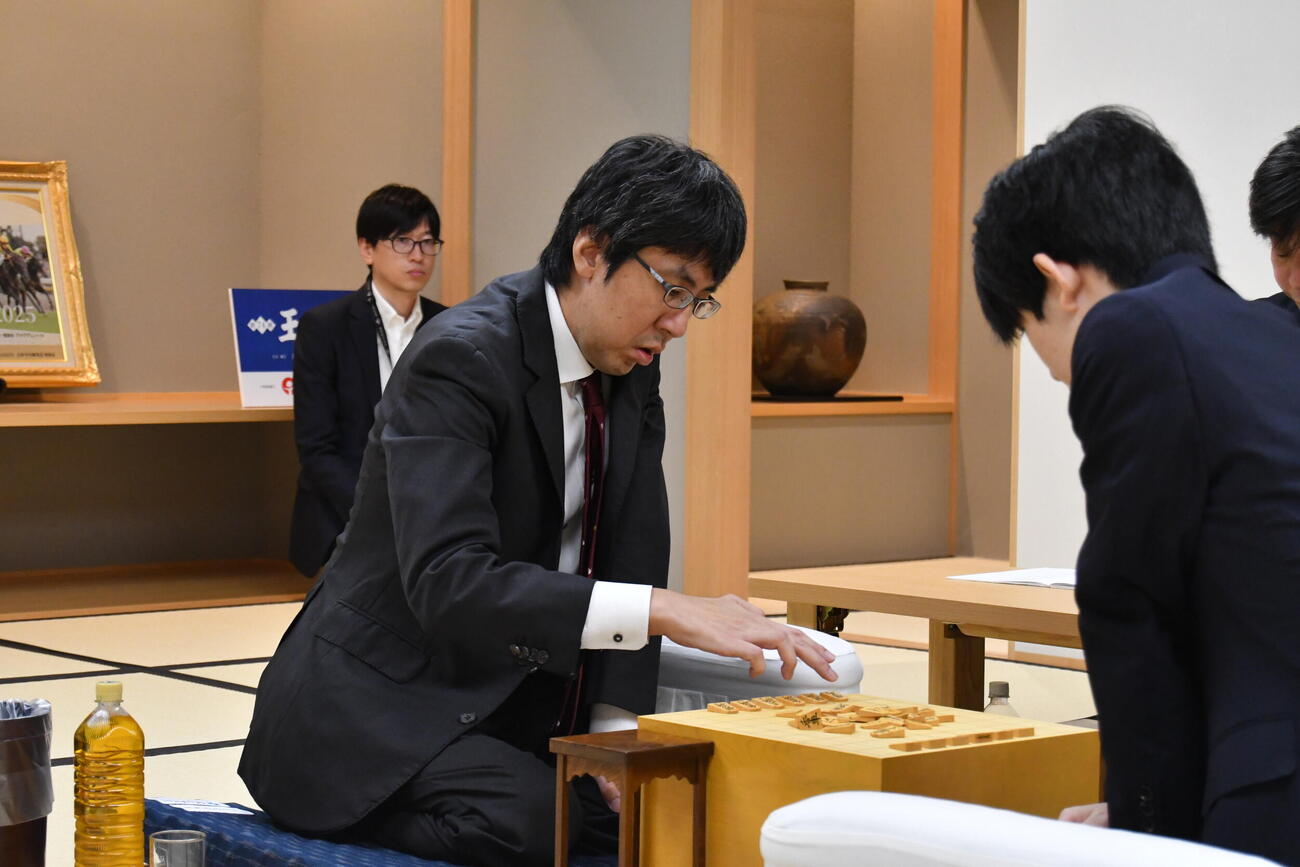 王座戦初挑戦を目指す広瀬章人九段