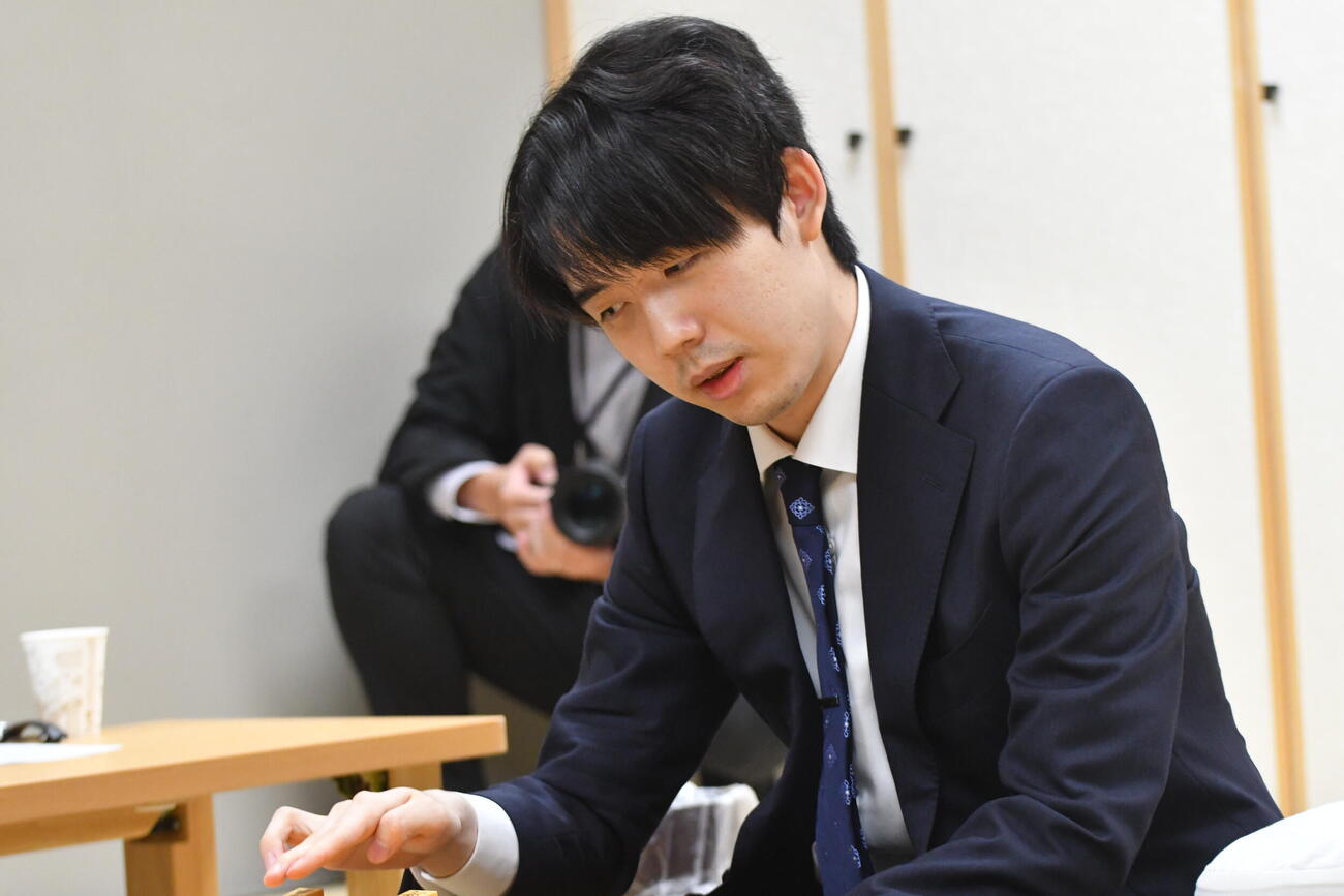 広瀬章人九段に敗れて王座復位が来年以降に持ち越された藤井聡太6冠