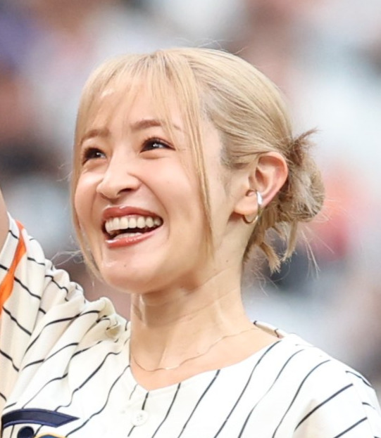大沢あかね（2024年7月撮影）