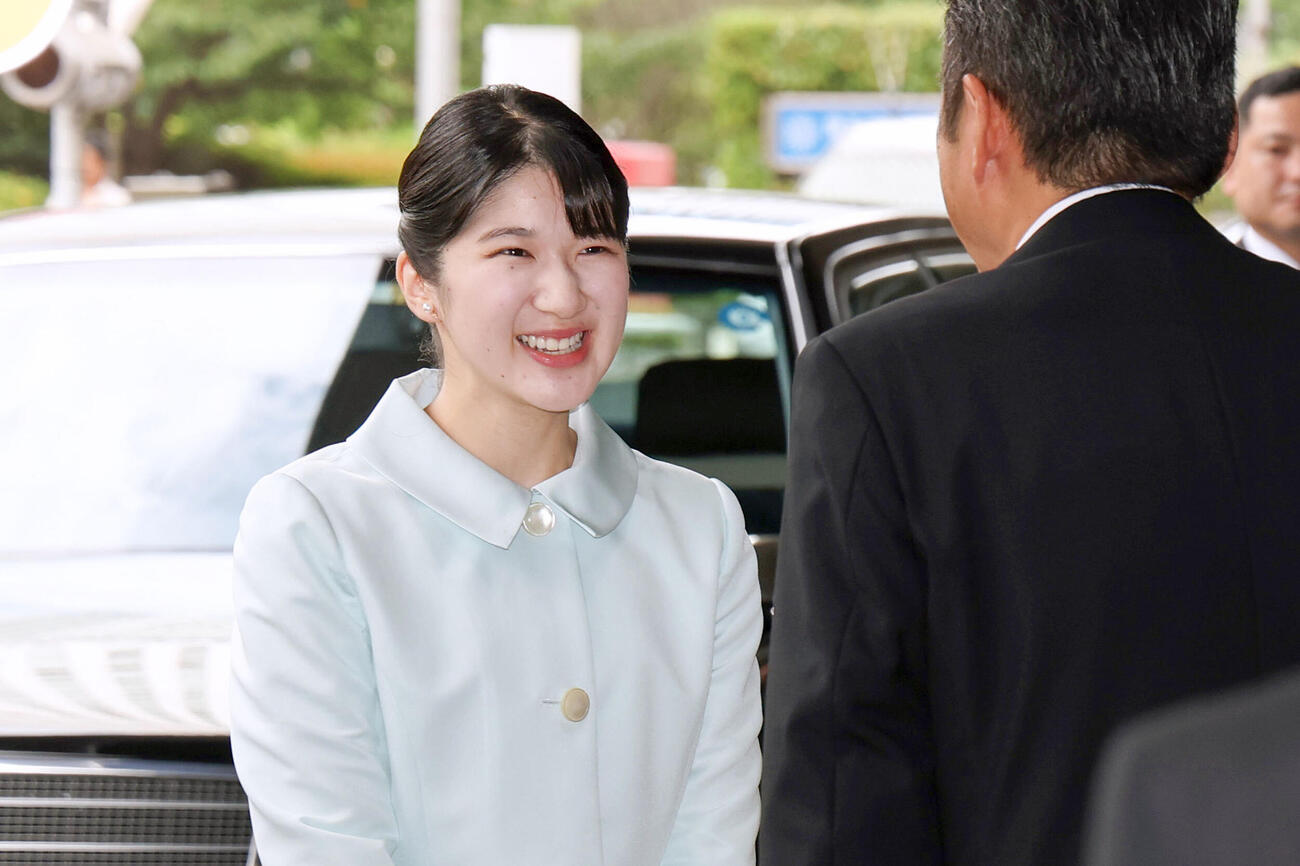 第37回半導体物理国際会議の会場に到着された愛子さま（代表撮影）