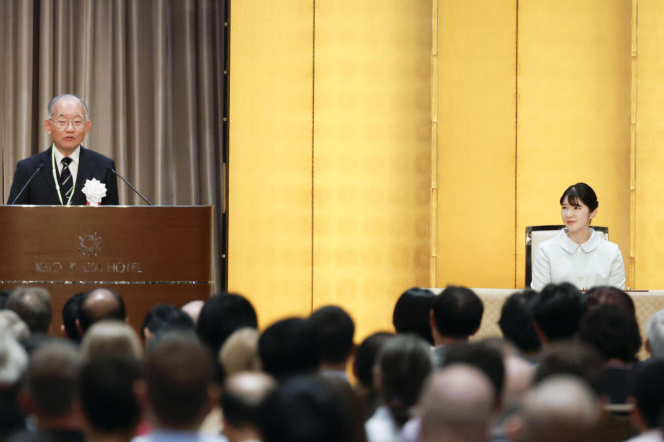 第37回半導体物理国際会議の開会式に出席された愛子さま(共同)