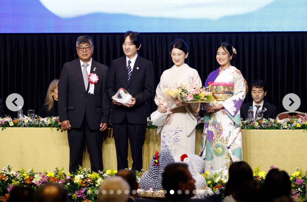 公式訪問先パラグアイでの日本人移住90周年記念式典に臨まれる秋篠宮ご夫妻